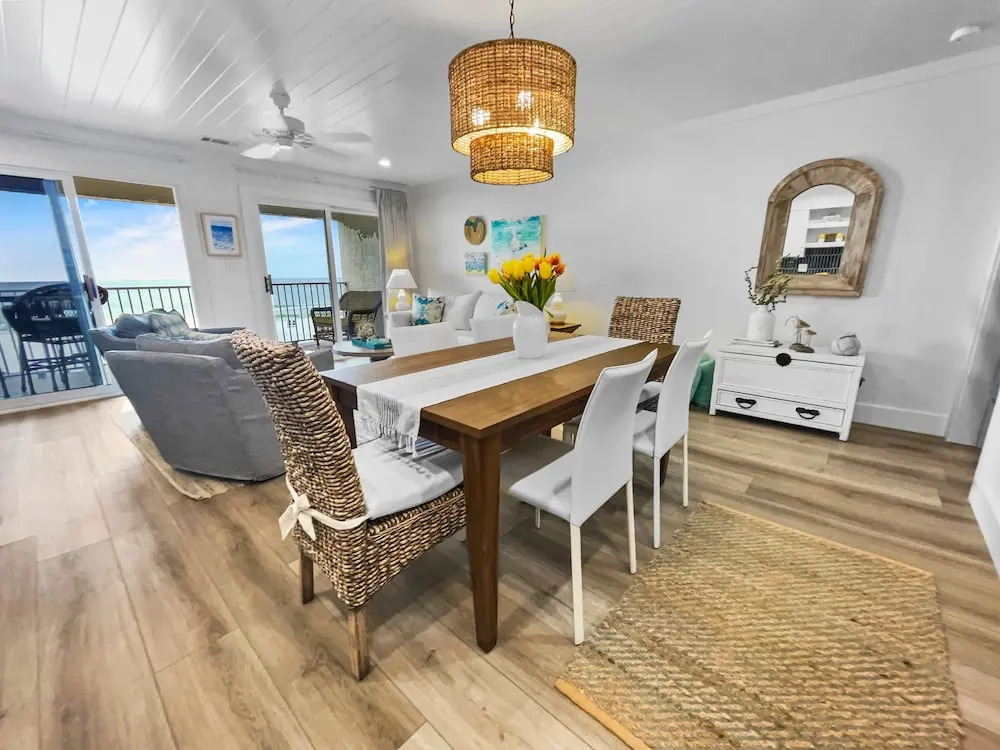 Endless Waves -208 ES - 1 Br condo by RedAwning