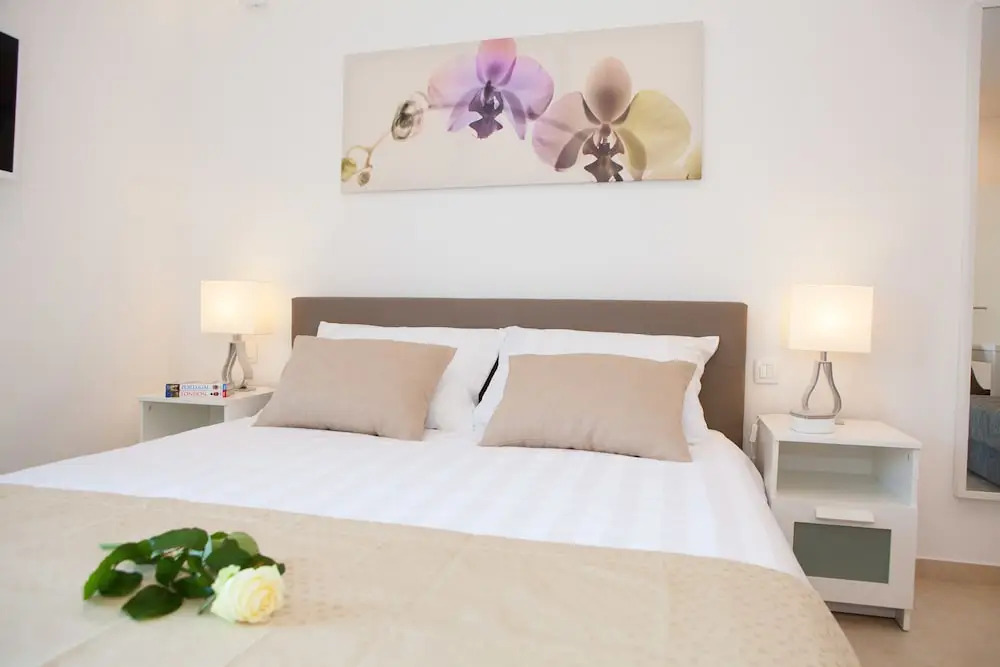 Summer Lounge Apartments