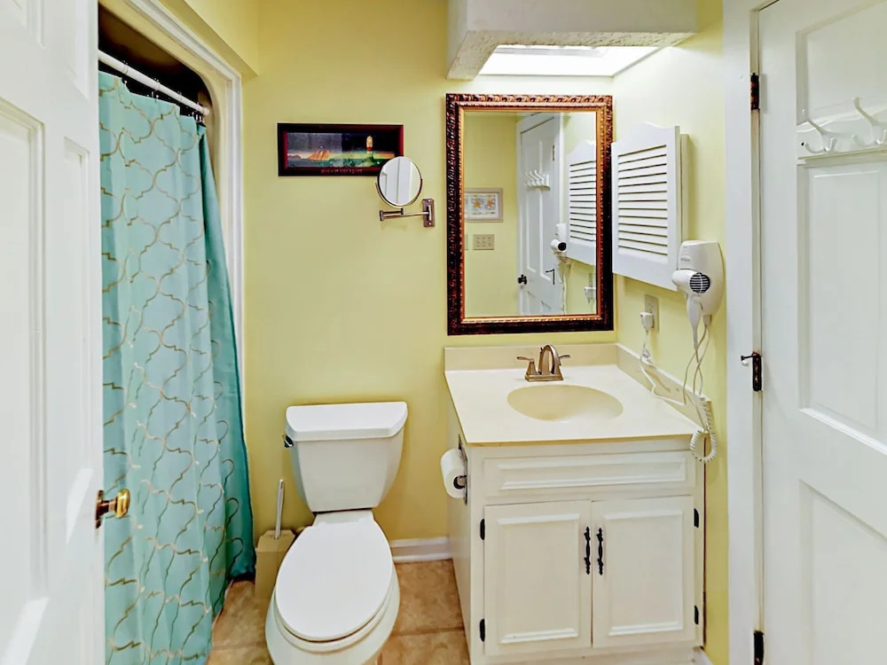 9621 Shore Drive Building A Condo Building A #222 2 Bedrooms 2 Bathroo