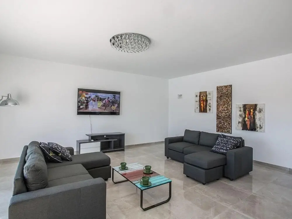 Villa Sienna AQ Ga98