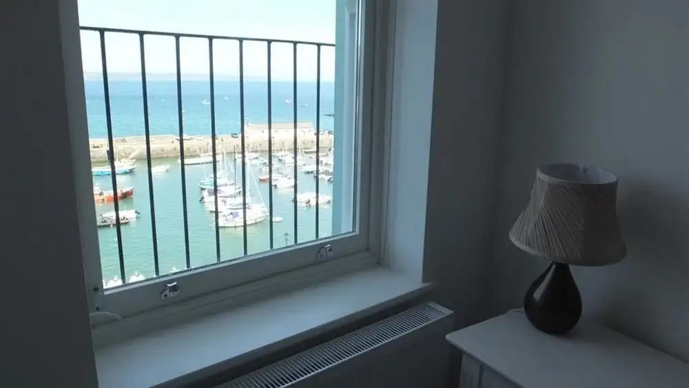 Newbridge House Apartment 2