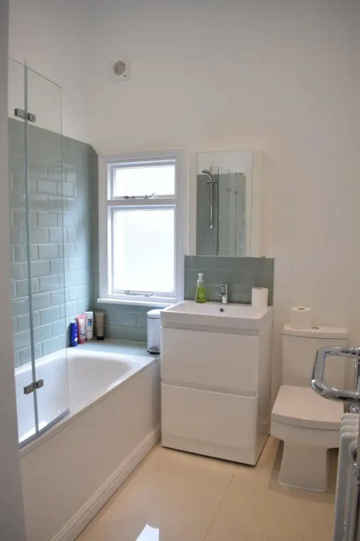 One Bedroom Apartment in Bayswater
