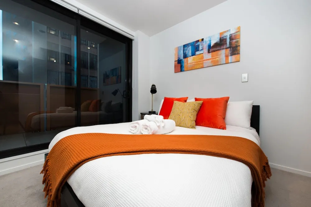 Ehome - Central Location - The Heart Of Queen Street Living