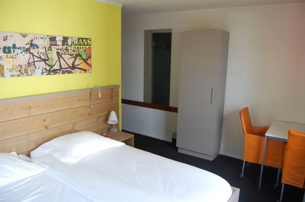 B&B Vesting10
