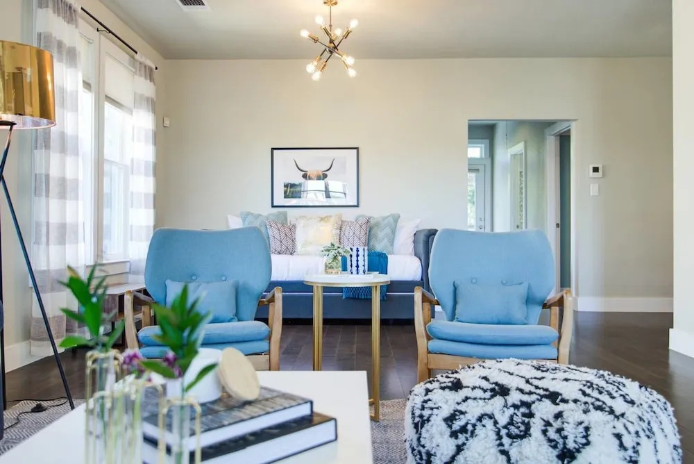 Massive 14 Bed/3.5ba Downtown Home by Domio