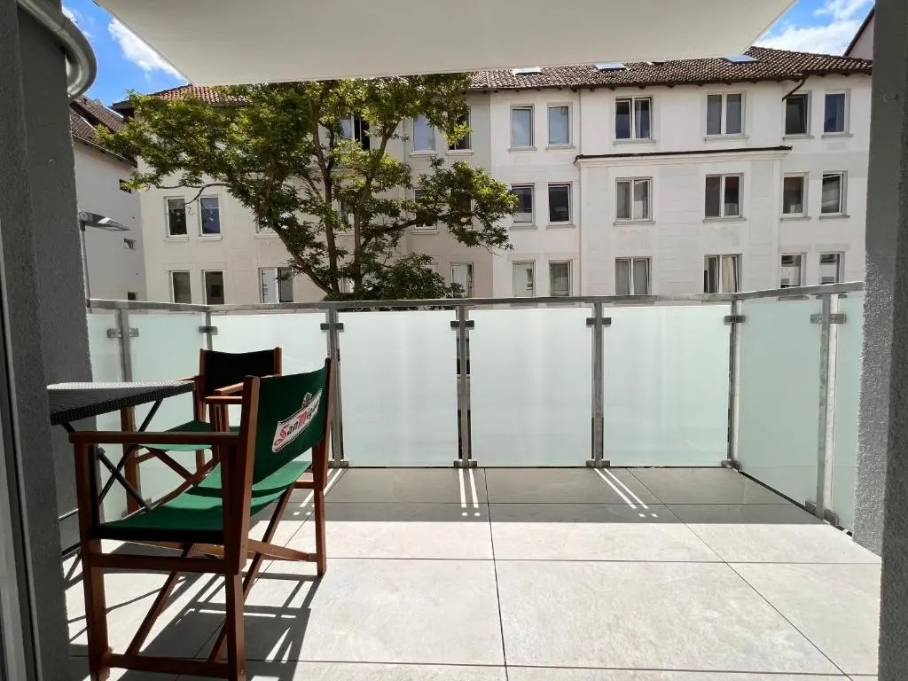TomsFLAT CityApartments - 3 ROOMS, KITCHEN, WORKSPACE, HIGHSPEED WIFI, FREE PARKING, WASHER & DRYER, BALCONY, 24h Check-in
