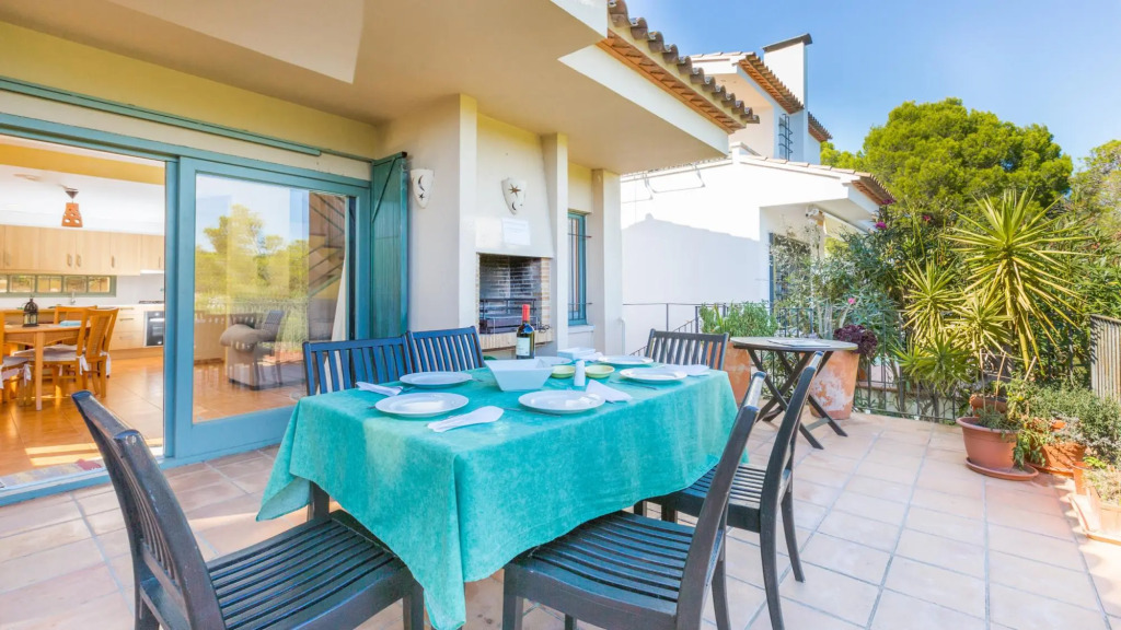 Ronda in Llafranc with 4 bedrooms and 2 bathrooms