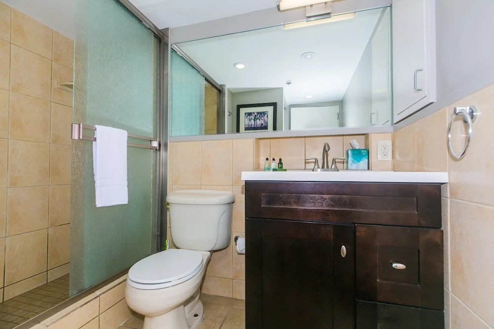Spacious One Bedroom Harbor View Condos at Ilikai Marina With Private Balcony