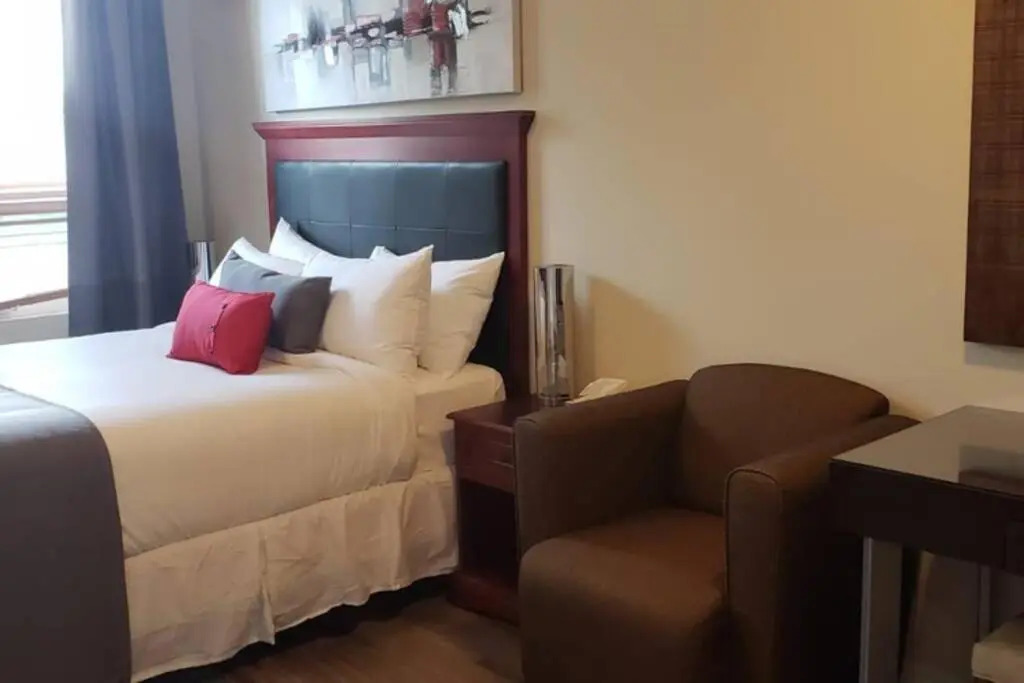 Business Traveler's Cozy Studio #21 by Amazing Property Rentals