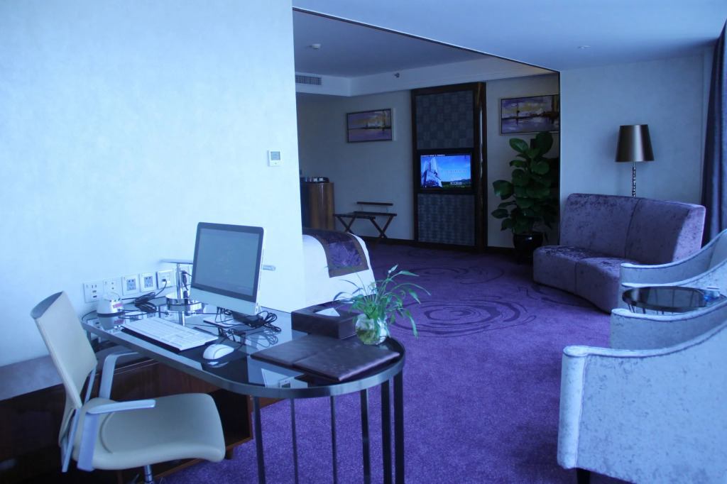Sentosa Hotel Shenzhen Feicui Branch, Enjoy tropical swimming pools and high-class fitness club