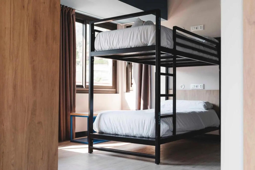 Font Andorra Hostel by Nexta