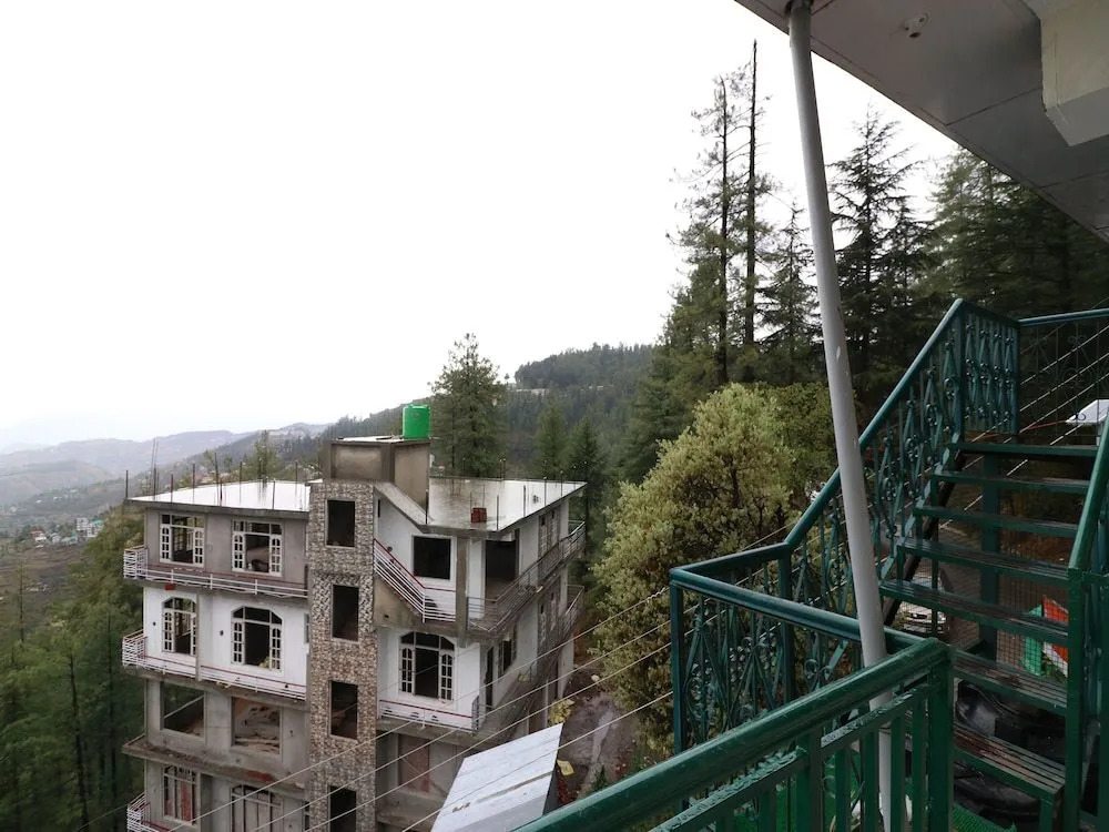 OYO 13316 Home Mountain View 1 BHK Mashobra