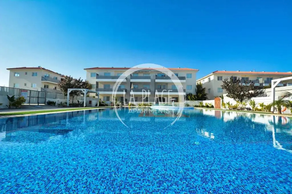Lovely 2 Bedroom Family Apartment w/ Pool