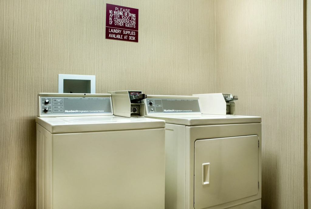 EverSpring Inn & Suites