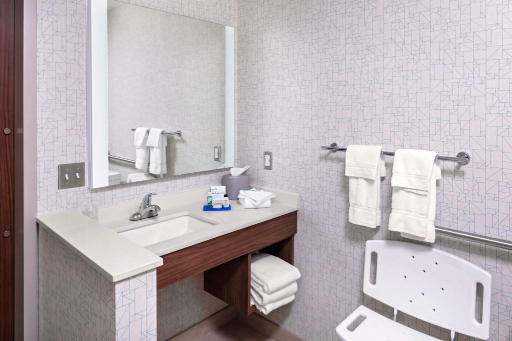 Holiday Inn Express & Suites - Madison by IHG