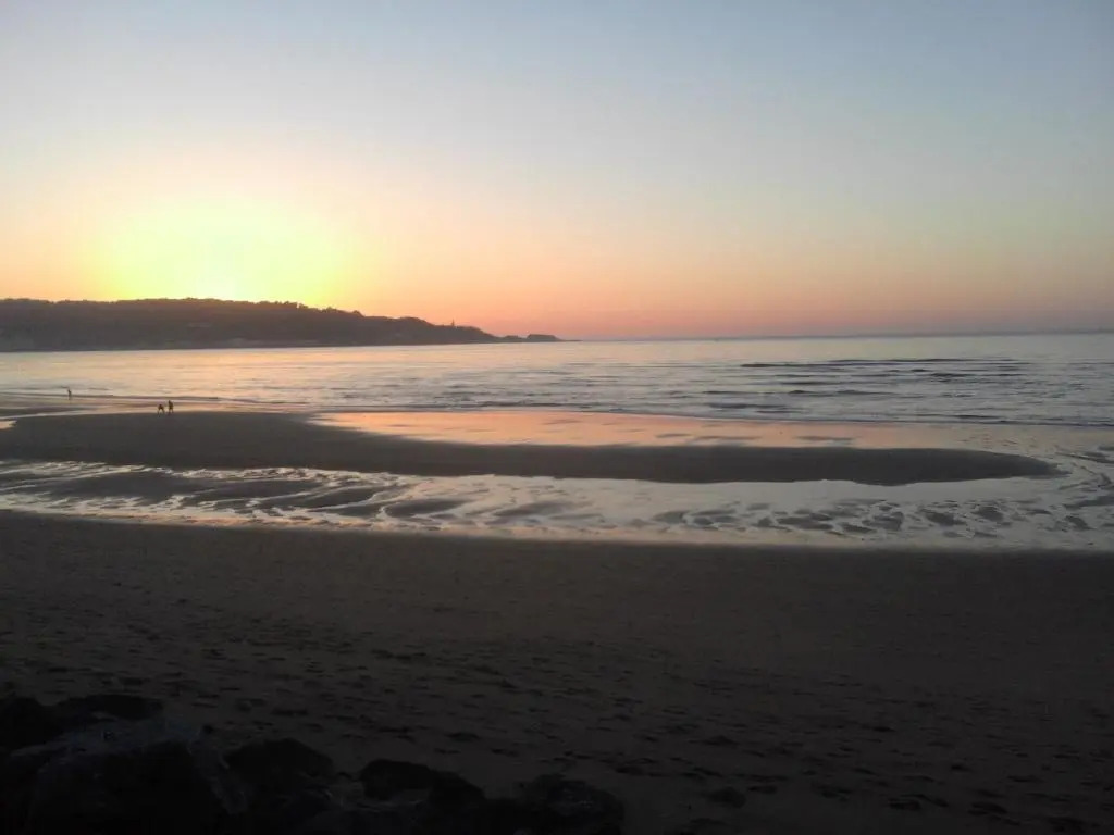 Hendaye Beach Studio, front de mer avec parking privé