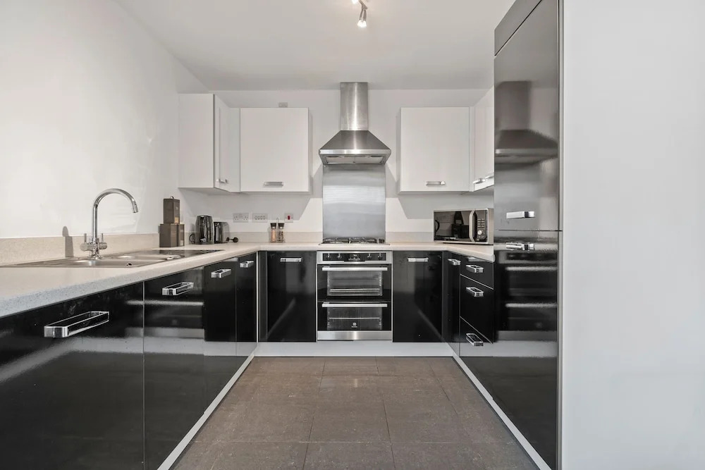 3 Bed - Sleeps 7 - Hot-tub - Free Parking