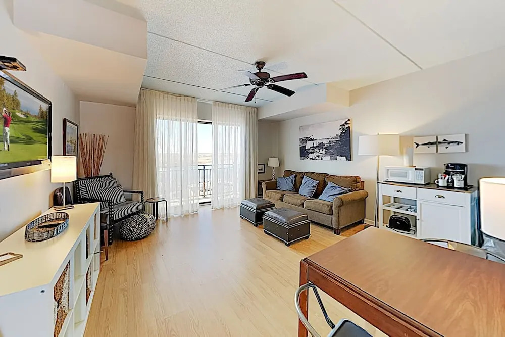 2 Historic District S, River-views Balconies 2 Bedroom Condo