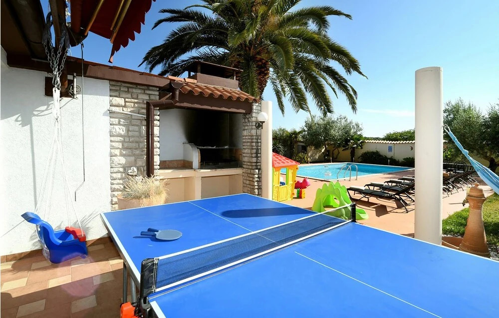 Gorgeous Home In Pula