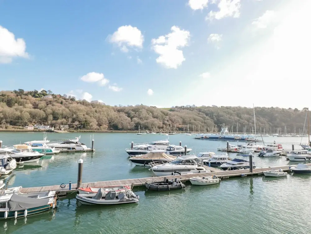 15 Dart Marina
