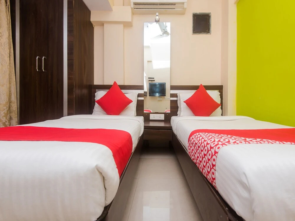 OYO 1453 Hotel Daisy Residency