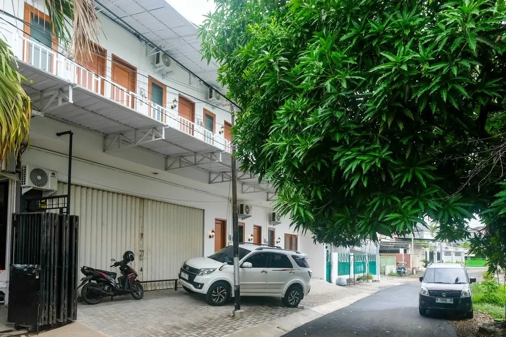 RedDoorz Near Simpang Lima Semarang