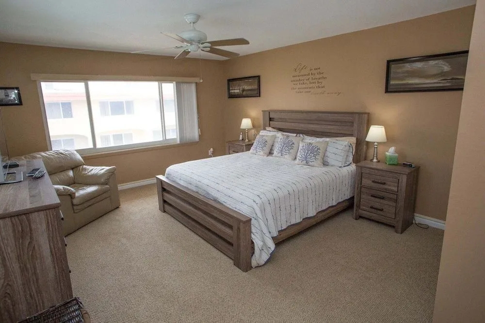 Win-San A-208 - 2 Br Condo
