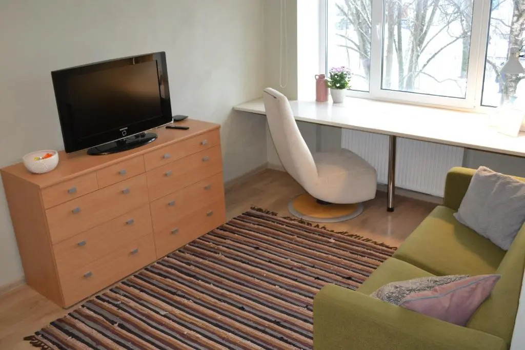 Sunny apartment, 7 min with tram to the Old Town