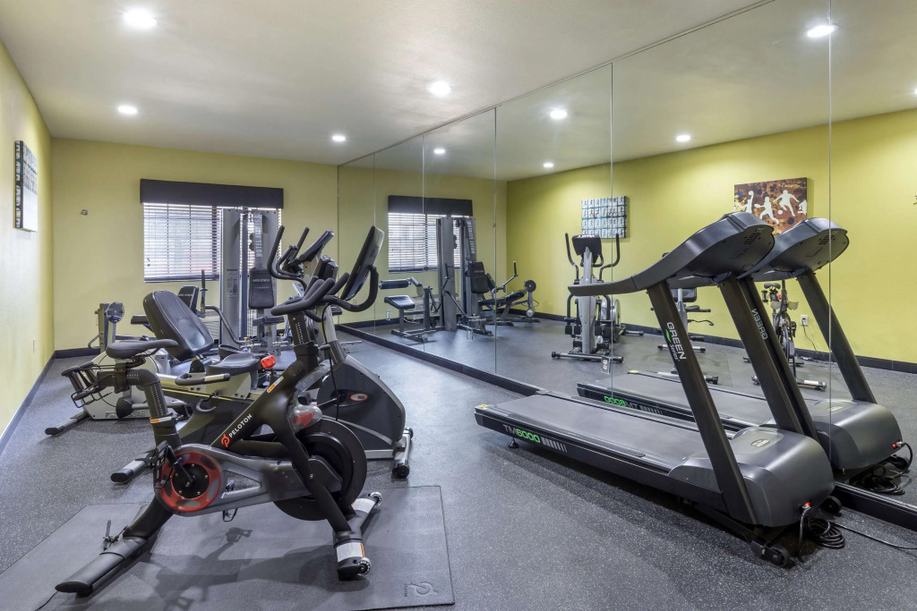 Best Western Plus Mansfield Inn & Suites