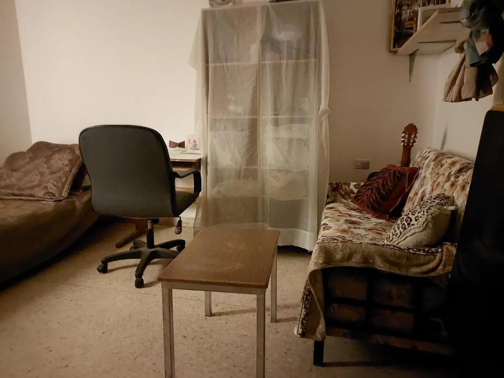 A central 1 bedroom in Jabal AlWeibdeh