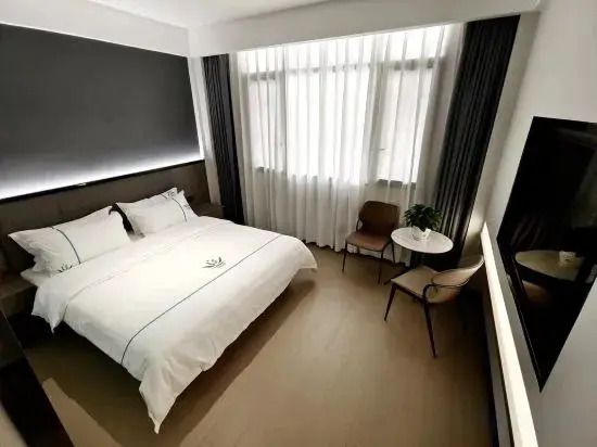 Yilong Lanshe Hotel