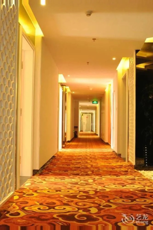 Ainors Hotel