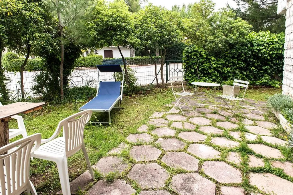 M297 - Marcelli, trilocale con giardino a 100 m. dal mare