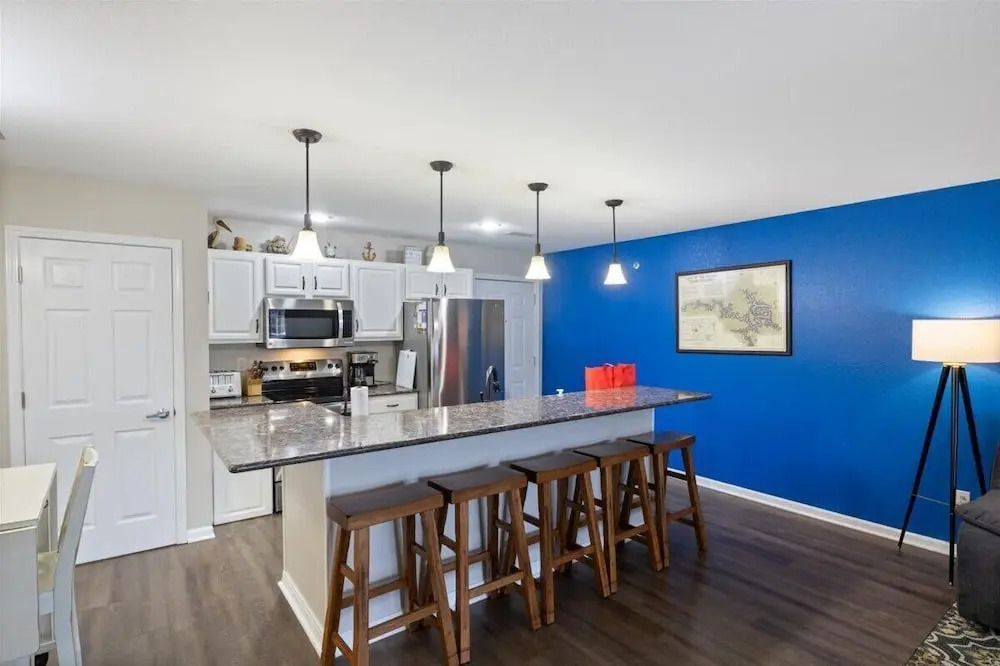 Lakefront Condo With Boat Slip