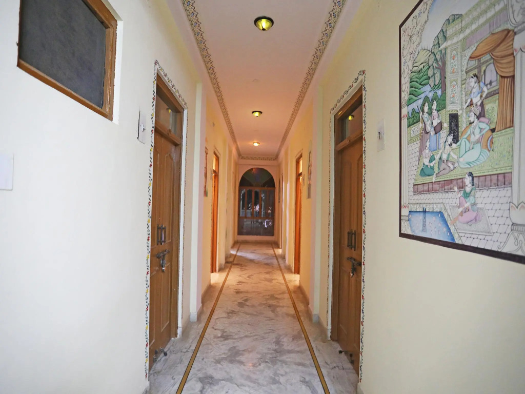OYO 27667 Sai Inn