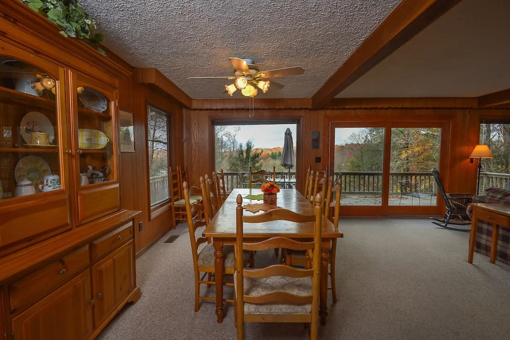Hummingbird Hill 4 Bedroom House