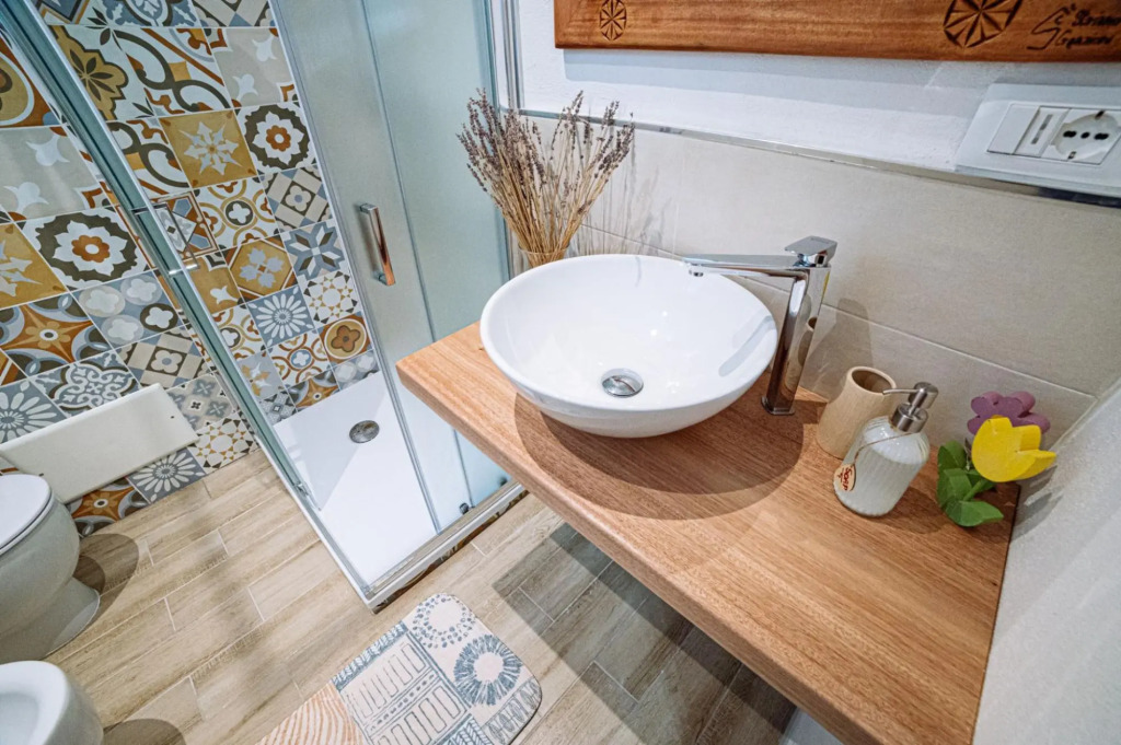 Room Tiu Bainzu - In Boutique Apartment-Stanza Tiu Bainzu