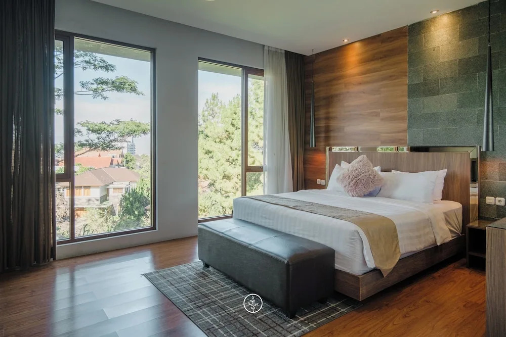 Asmaya Hill View Villa 7 Bedrooms With a Private Heated Swimming Pool and a Billiard Table