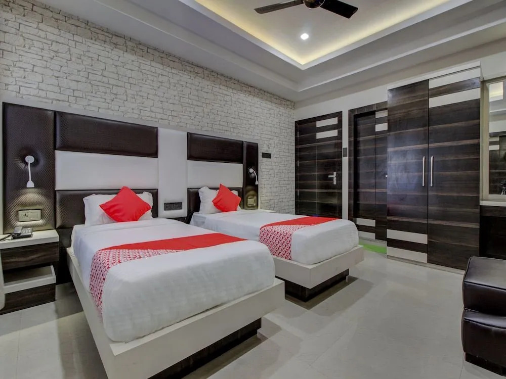 Oyo 15433 Bmg Residency