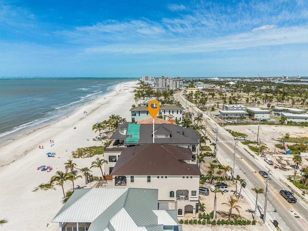 Curious Tides - 3132/3134 Estero Blvd. 10 Bedroom Townhouse by RedAwning