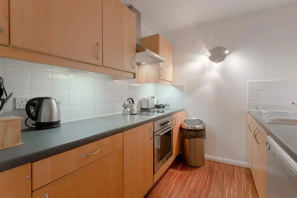 2 Bedroom Apartment In Aldgate East