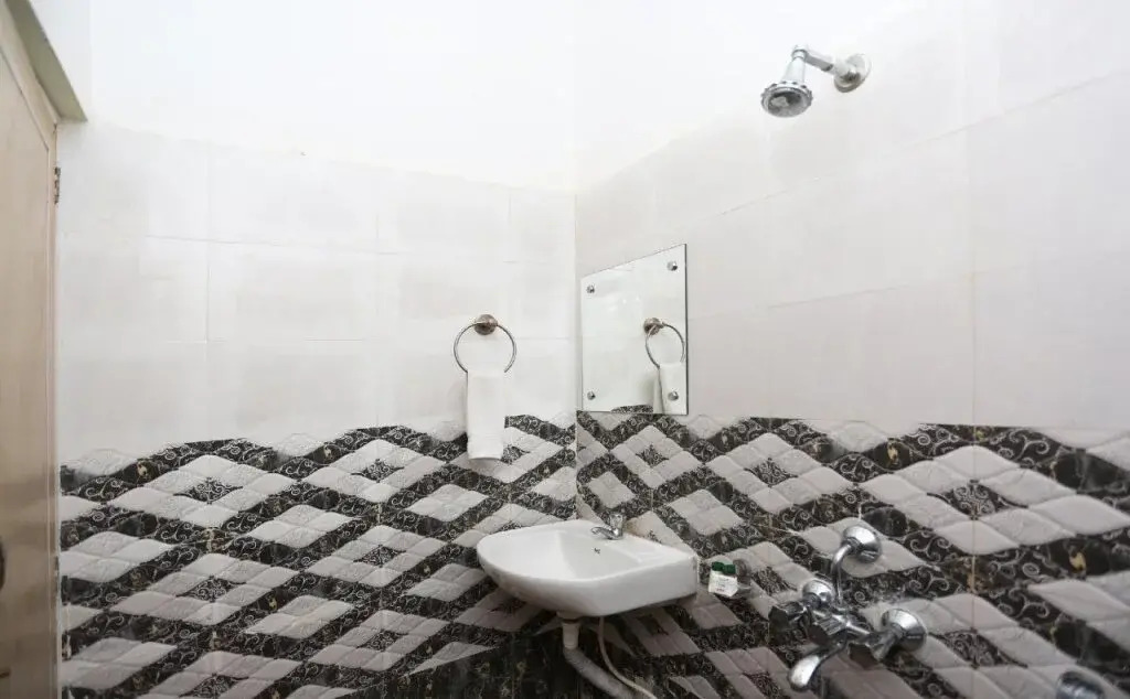 OYO 18417 Sri Hari Guest House