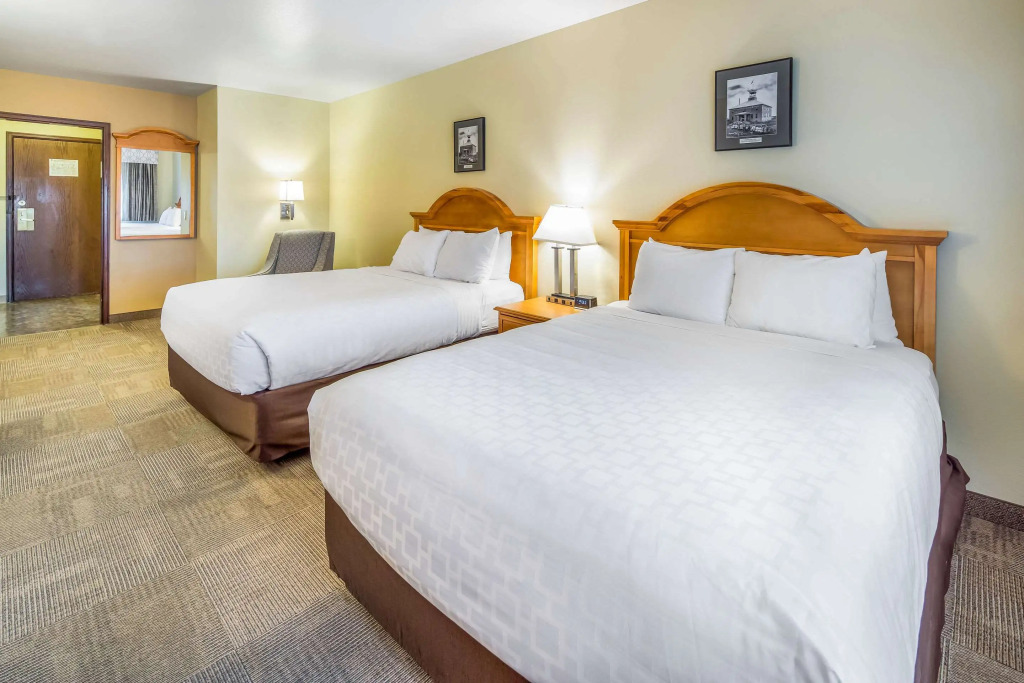 Clarion Hotel & Suites Fairbanks near Ft Wainwright