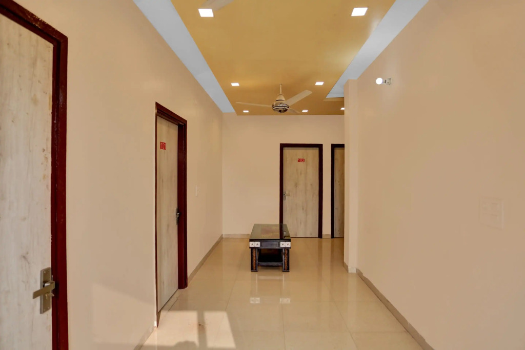 Hotel O by OYO Expo View Near PVR Ansal Plaza Greater Noida