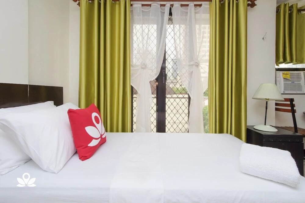 ZEN Rooms Time Travellers Makati