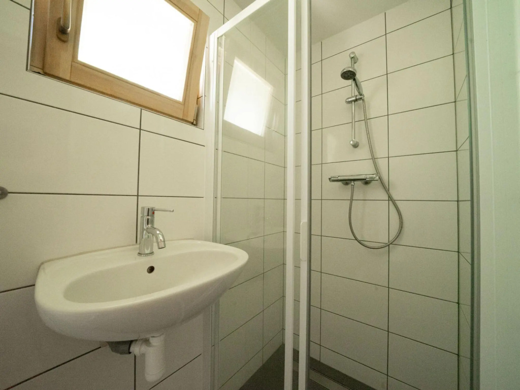 Nice chalet with combimicrowave, 20km from Utrecht