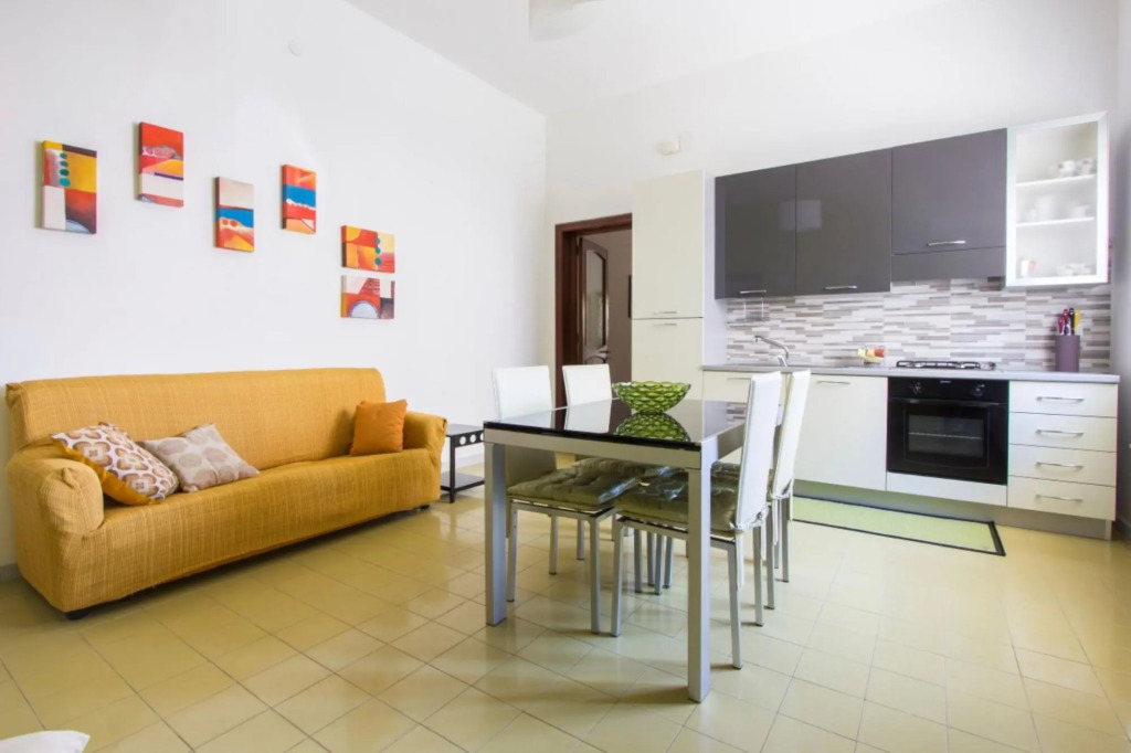 Holiday home near the sea and sandy beach in Torre dell'Orso-Casa La Torre