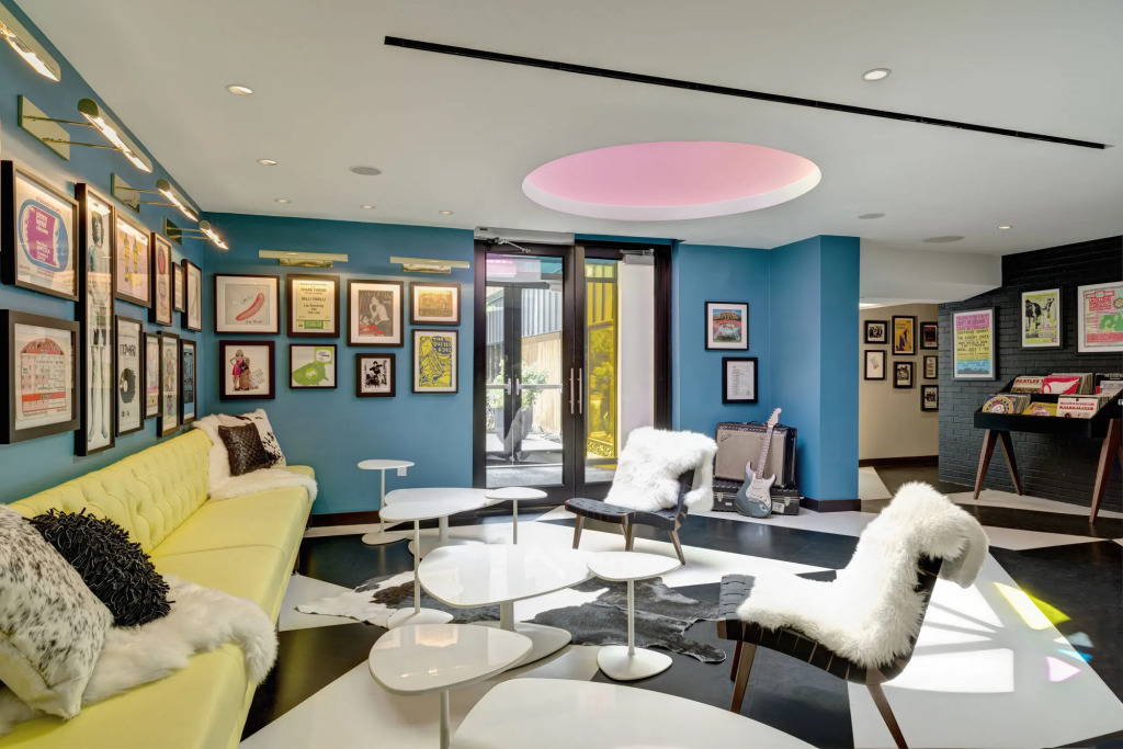 The Verb Hotel