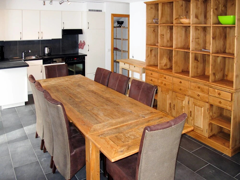 Hiboux Vex in Vex With 5 Bedrooms and 3 Bathrooms