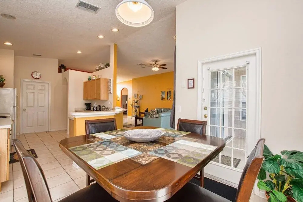 Fan Palm Getaway pool home on Windsor Palms Resort